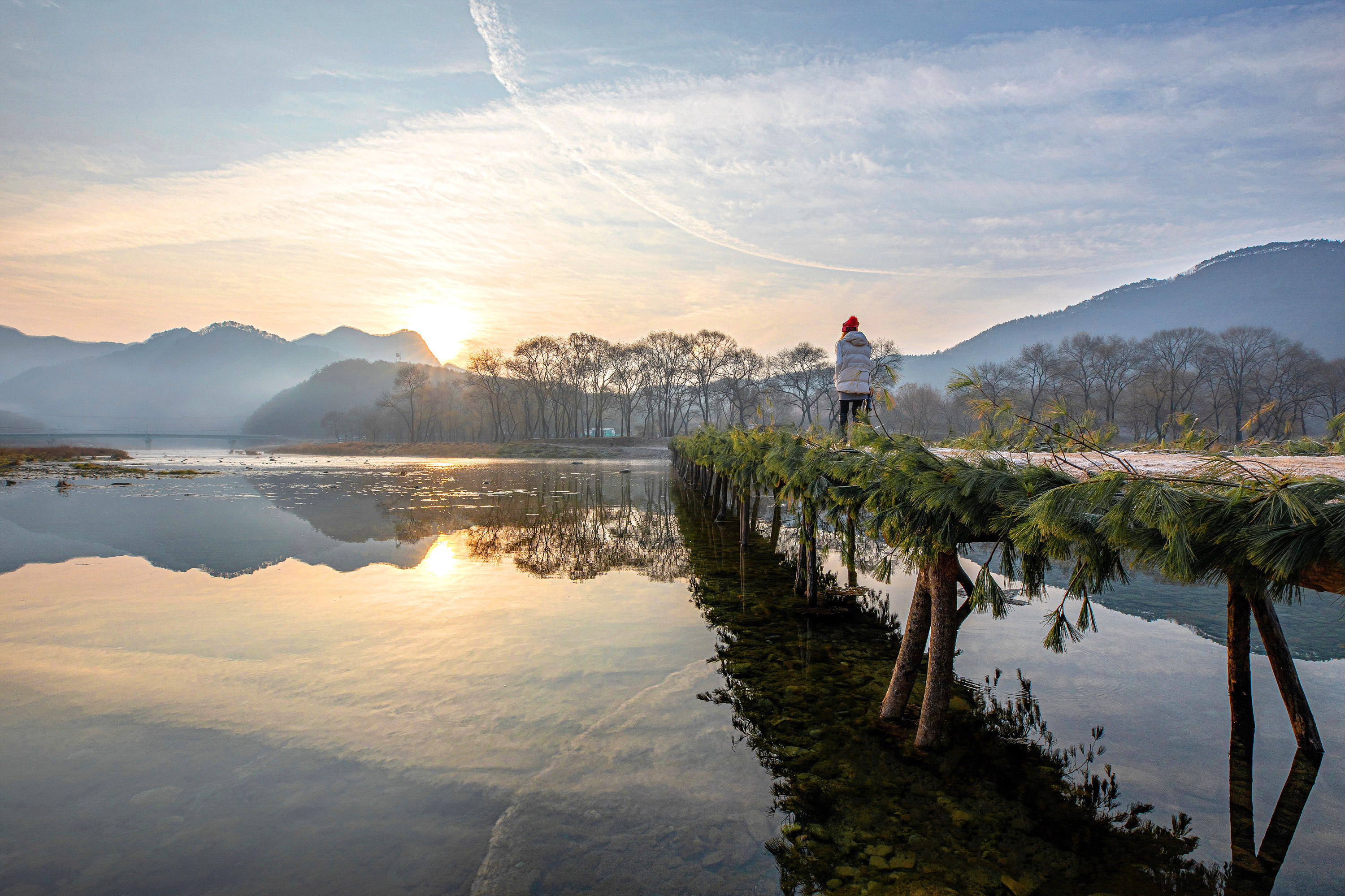 제18회 아름다운 한강 사진 공모전 수상작 (일반부 우수상 : 평창강 섶다리의 가을 아침) 큰이미지