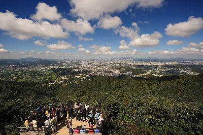 가작) 서울 하늘 아래